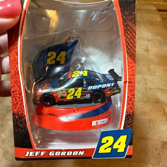 2008 Jeff Gordon #24 Race Car NASCAR Christmas Ornament New in Box - Picture 9 of 11
